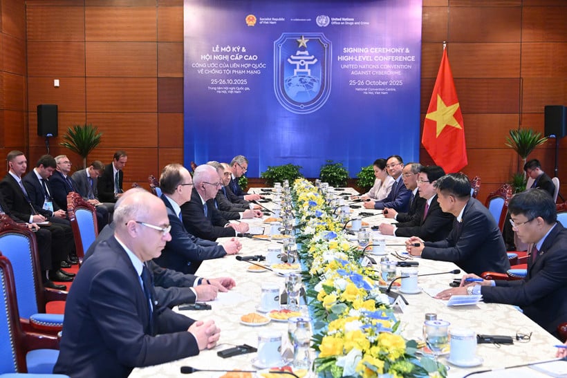 President Luong Cuong receives Prosecutor General of the Russian Federation A.V. Gutsan. (Photo: THUY NGUYEN)