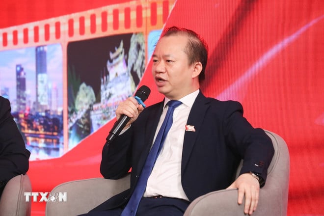 ttxvn-toa-dam-ky-uc-80-nam-mua-thu-lich-su-8227600-3.jpg