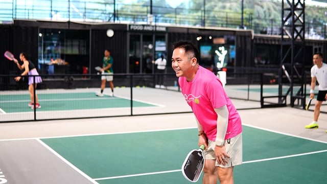Tennisspilleren Tony Hoang og skuespilleren Chi Bao deltar i den spesielle pickleball-turneringen – bilde 2. Tay vợt Tony Hoàng, diễn viên Chi Bảo góp mặt ở giải pickleball đặc biệt- Ảnh 2.