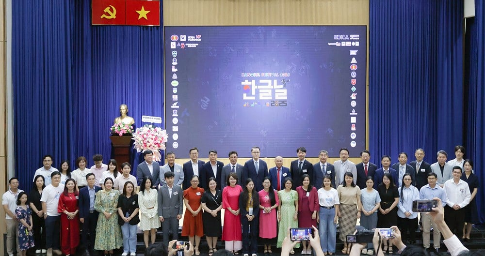 Le VHO - Hangeul Festival 2025 diffuse l'esprit d'apprentissage du coréen et d'échange de culture vietnamo-coréenne, attirant plus de 2 000 participants.