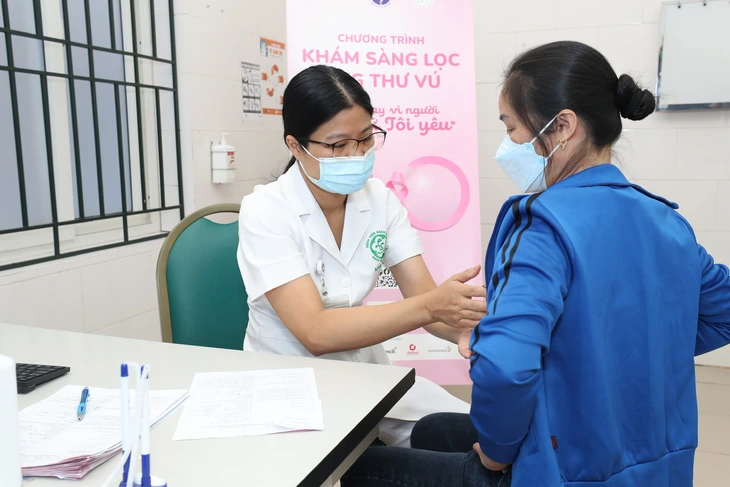 Cách nào để người bệnh hiểm nghèo đang dùng thuốc đắt tiền tiếp tục nhận hỗ trợ? - Ảnh 1.