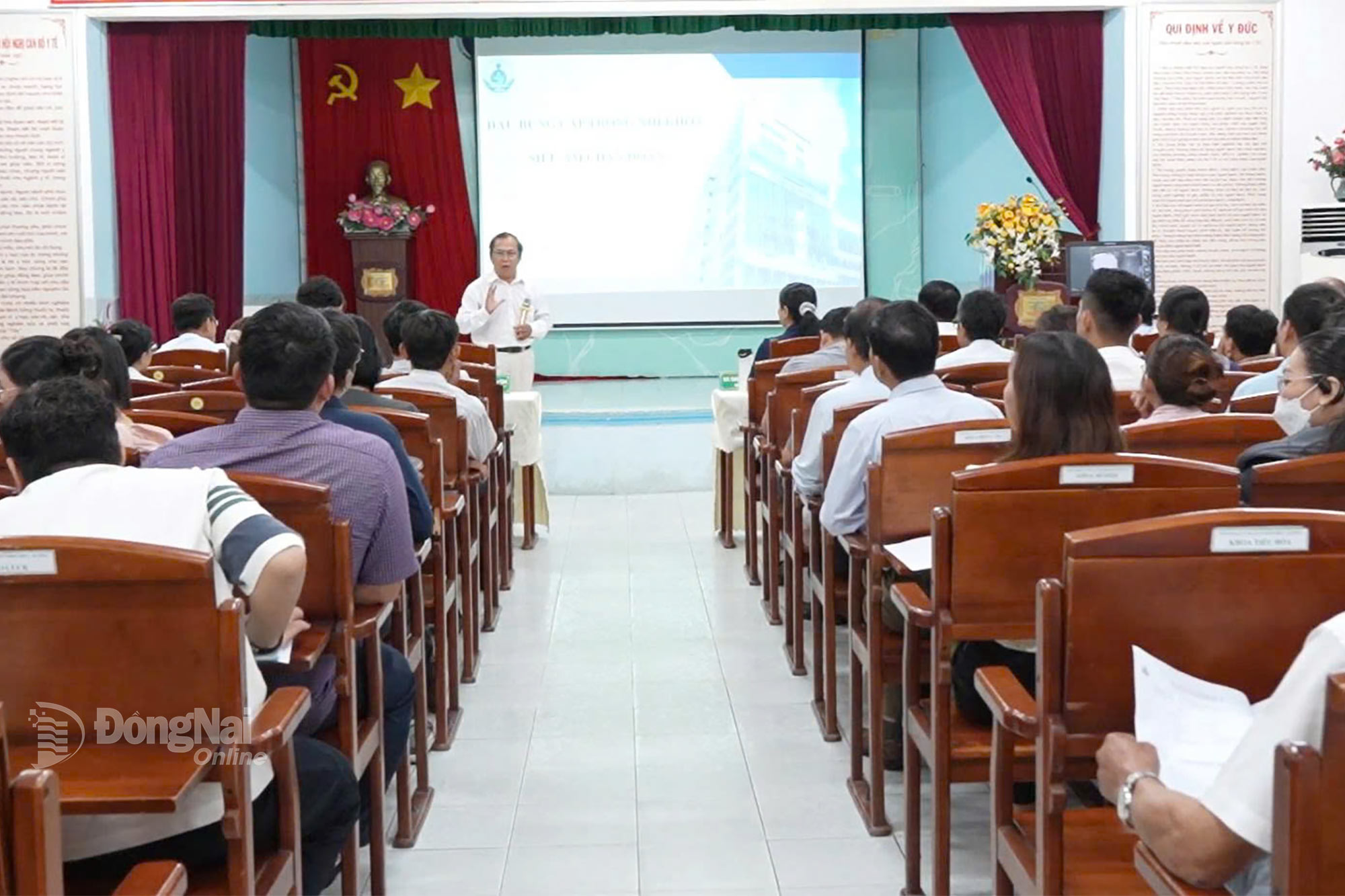 Gần 120 nhân viên y tế cập nhật kiến thức về siêu âm