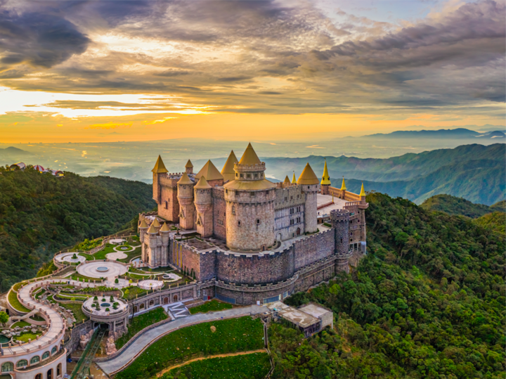 The fairy tale-like scenery of Sun World Ba Na Hills 