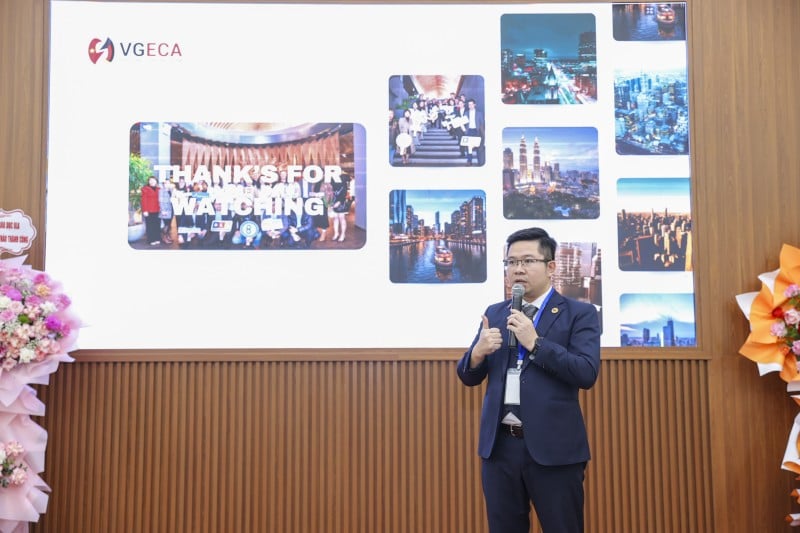 Președintele Asociației pentru Educație și Ocuparea Forței de Muncă Vietnam-Germania, Nguyen Tuan Nam. Chi hội trưởng Chi hội giáo dục và việc làm Việt-Đức Nguyễn Tuấn Nam.