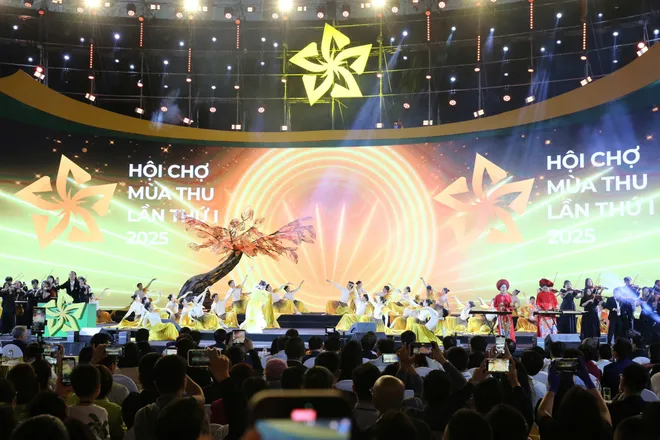 Premiér: Proměňujeme Vietnam v přední výstavní centrum v Asii a mezinárodní veletržní destinaci - Foto 8.