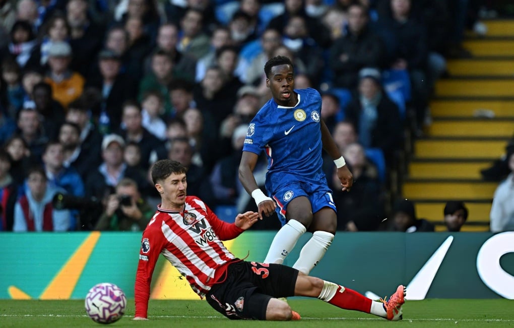 Chelsea thua sốc trên sân nhà, Sunderland leo lên nhì bảng - 1