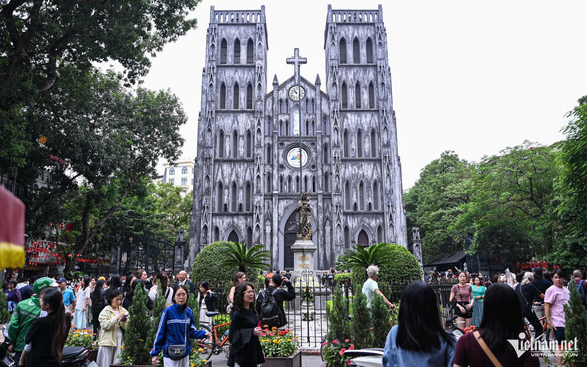 W-Hanoi-katedralen.jpg