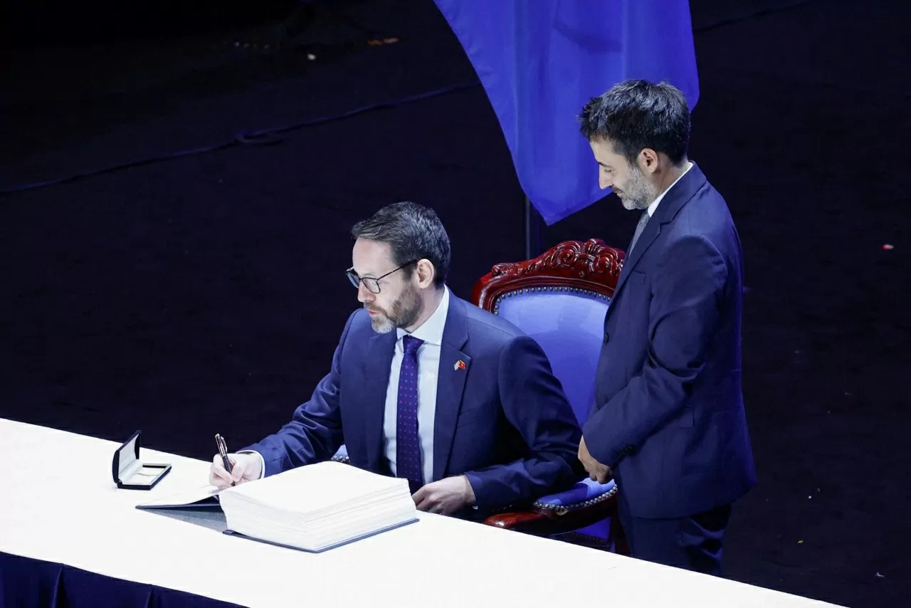 السفير البريطاني: فيتنام لها دور مهم في الجهود العالمية لمكافحة الجرائم الإلكترونية