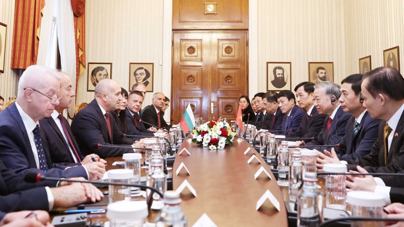 Generalsekretær To Lam og Bulgarias president Rumen Radev holdt offisielle samtaler. (Foto: THONG NHAT/VNA)