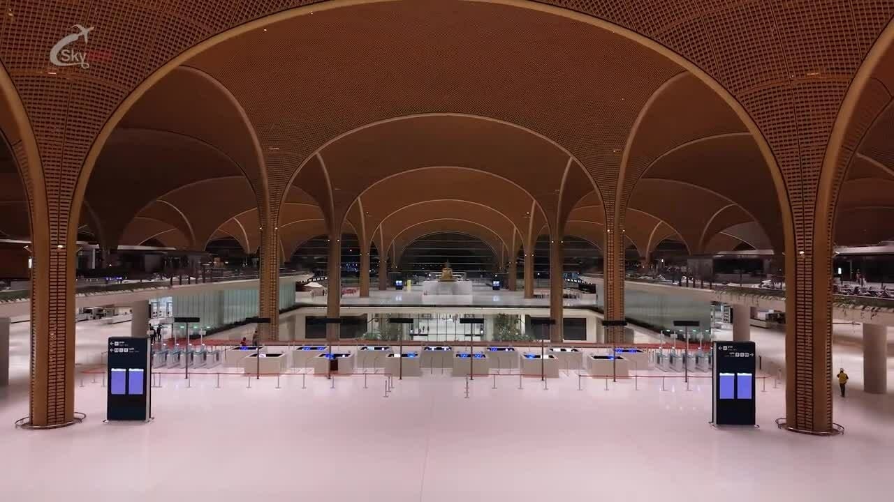 Panorama do recém-inaugurado aeroporto de US$ 2 bilhões no Camboja