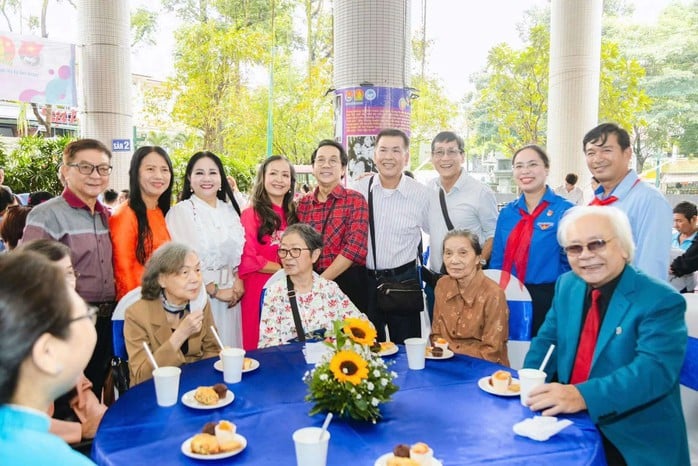 Thành Lộc, Hữu Nghĩa xúc động tại Nhà Thiếu nhi Thành phố - Ảnh 5.