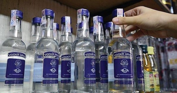 Chưa kịp mừng, chủ hãng rượu Vodka Hà Nội lại chìm trong lỗ