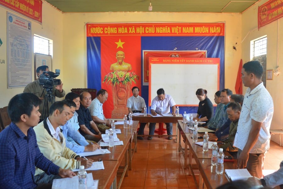 qua-sinh-hoat-chi-bo-kip-thoi-phat-hien-giai-quyet-kho-khan-vuong-mac-nhung-van-de-moi-van-de-phuc-tap-phat-sinh-tu-co-so.jpg