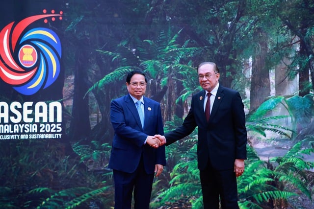 Thủ tướng tới Kuala Lumpur, bắt đầu các hoạt động tại Hội nghị Cấp cao ASEAN 47- Ảnh 3.