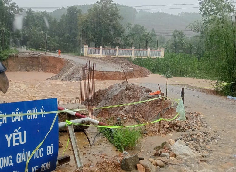 Mưa lớn trên diện rộng tại Đà Nẵng, các hồ thủy điện bắt đầu xả nước- Ảnh 1.