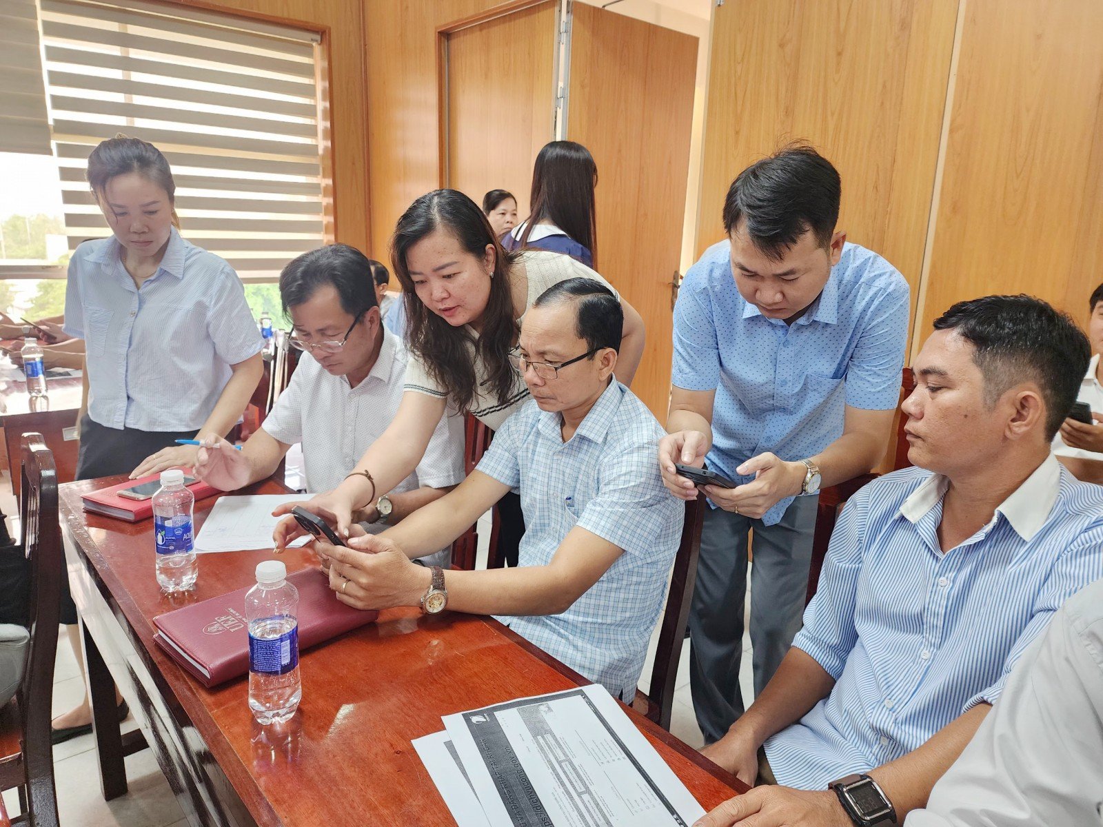 ຕາແສງ ເຕີນຮຽບ ຝຶກອົບຮົມປະຕິບັດບໍລິການສາທາລະນະທາງອອນລາຍ