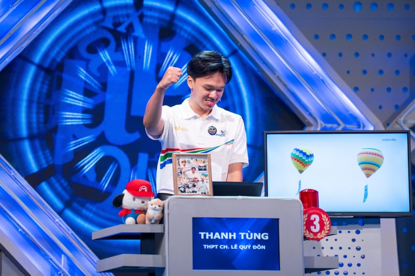 Trả lời đúng chướng ngại vật giúp Thanh Tùng vươn lên, tạm dẫn đầu đoàn leo núi.