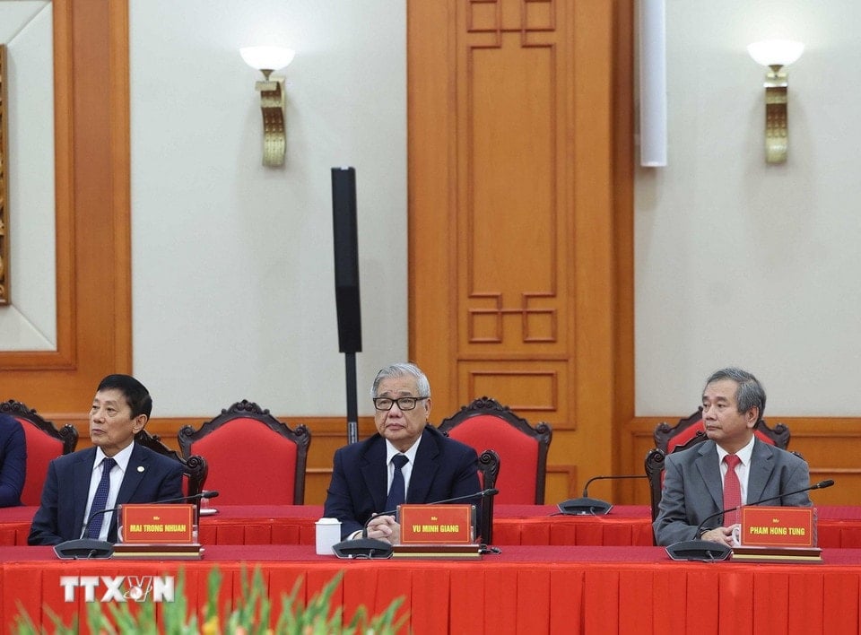 ผู้แทนเข้าร่วมประชุมกับเลขาธิการโต ลัม (ภาพ: Thong Nhat/VNA)