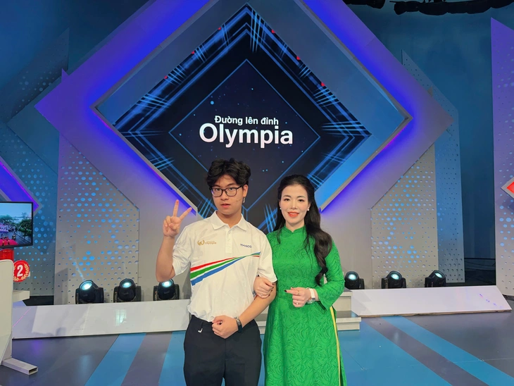 Cô giáo nói nhà vô địch Đường lên đỉnh Olympia Trần Bùi Bảo Khánh 'như một cuốn bách khoa toàn thư' - Ảnh 2. Bảo Khánh - Ảnh 6.