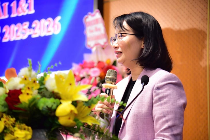Utdelning av 345 stipendier till studenter i Ho Chi Minh-staden - Foto 2. Trao 345 học bổng khuyến tài cho sinh viên TP.HCM- Ảnh 2.