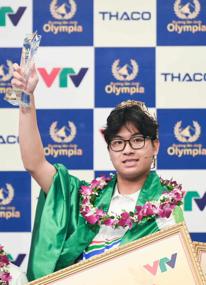 Tran Bui Bao Khanh este campioana celui de-al 25-lea Drum spre Olympia (Foto: Thanh Vinh)
