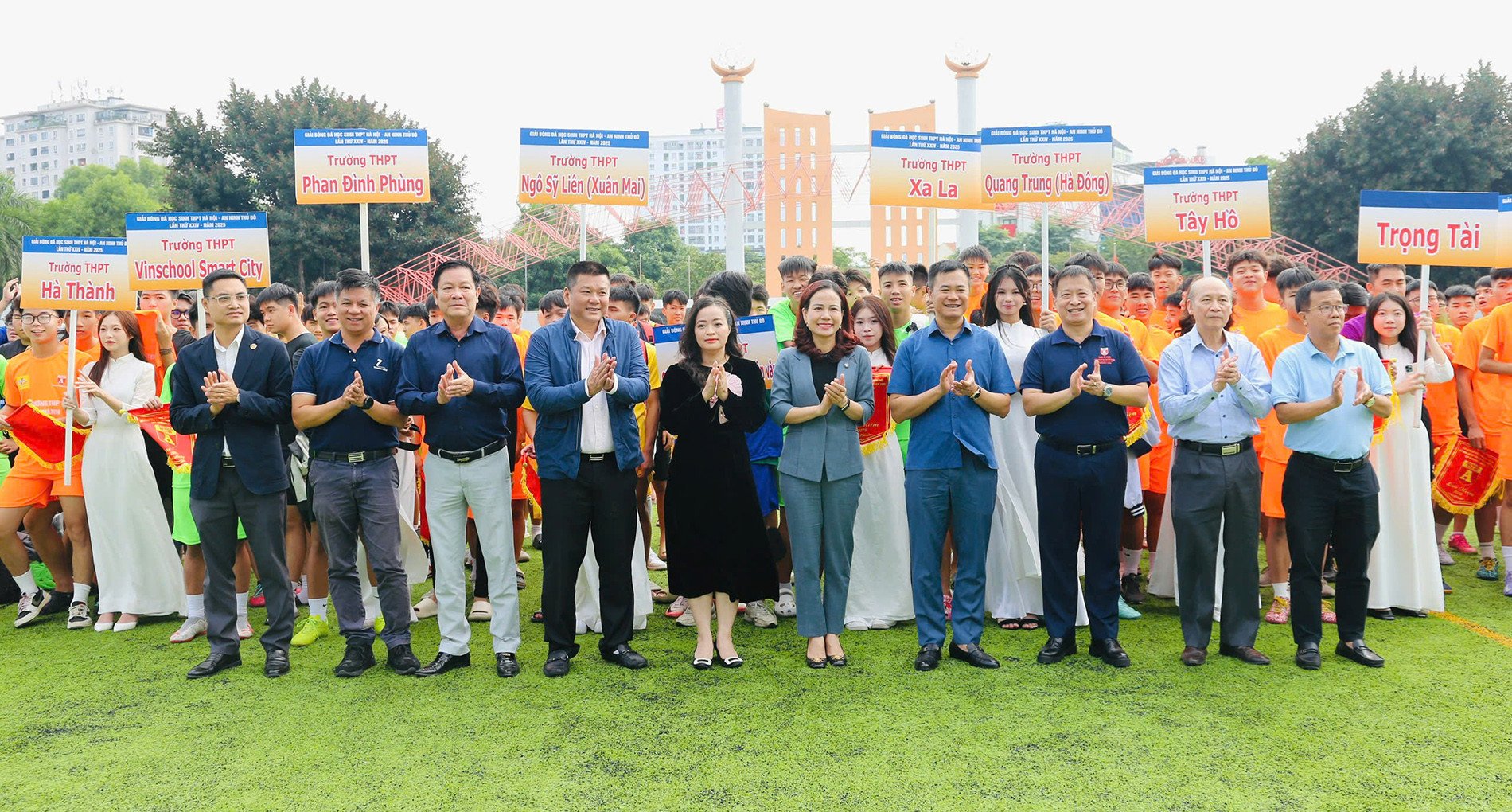bong da hoc sinh 1.jpg