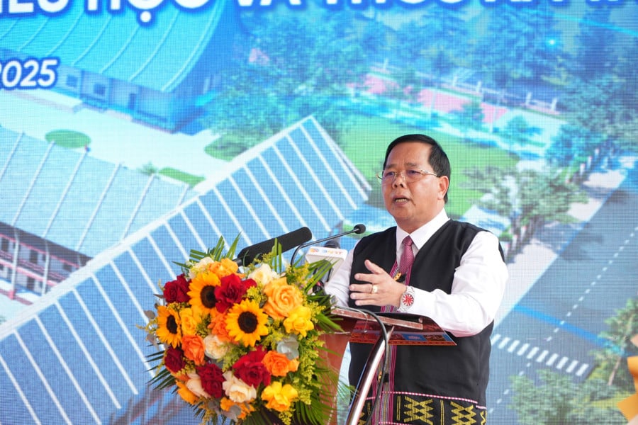 dc-bhling-mia-tuv-bi-thu-dang-uy-chu-tich-hdnd-xa-phat-bieu-3.jpg