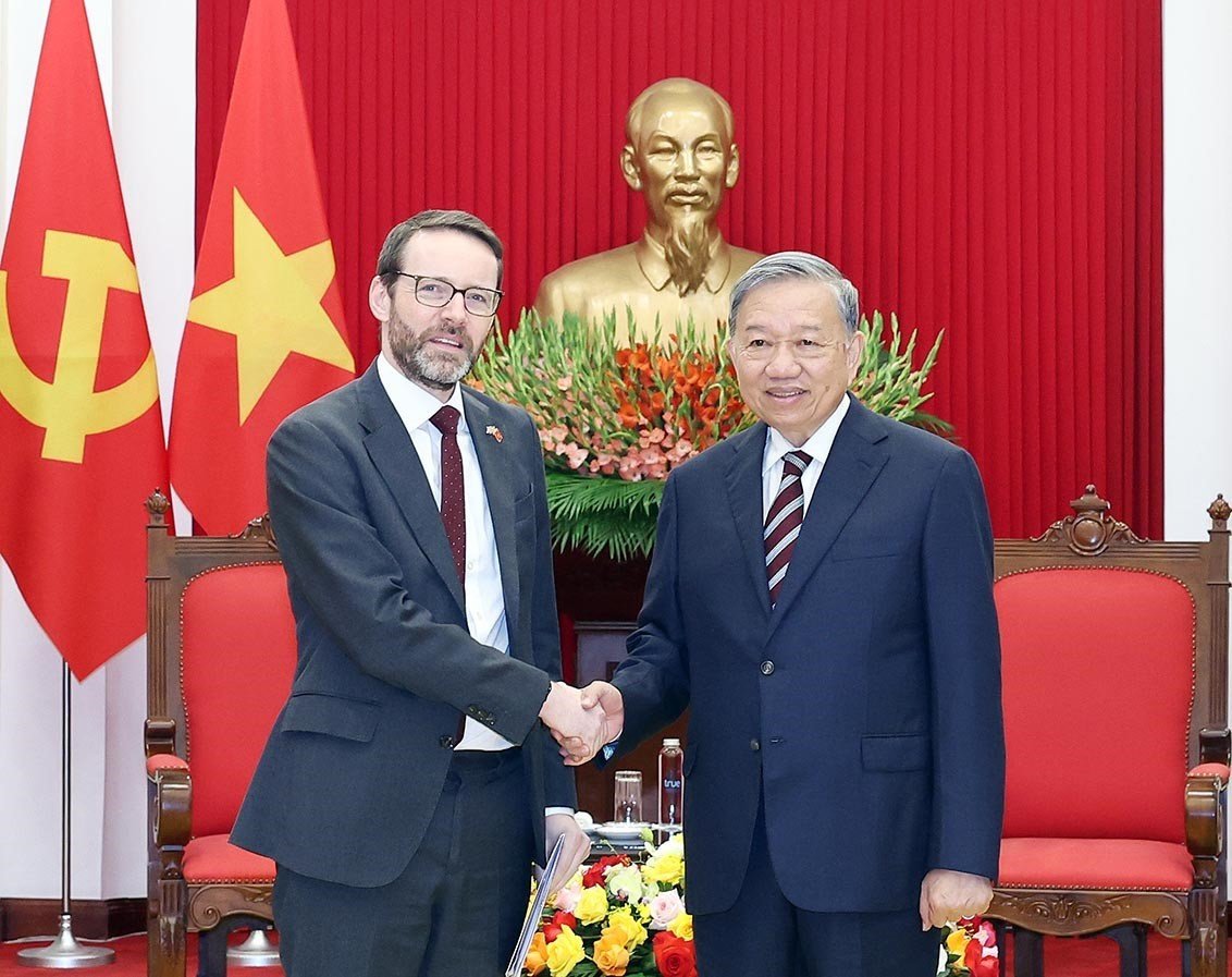 VNA Potal Tong Bi Thu continuera à travailler avec Dai Su Anh 834596118 6 14 25.jpg