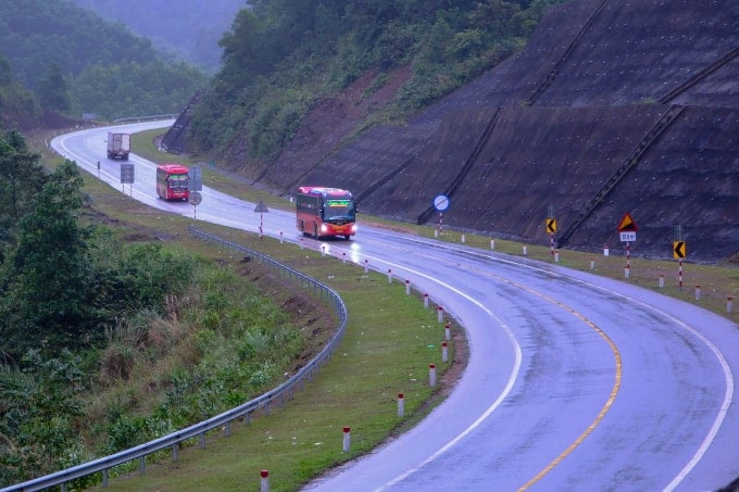 La Son-Hoa Lien-motorvägen som förbinder Da Nang City och Thua Thien Hue-provinsen kommer att utökas till fyra körfält.