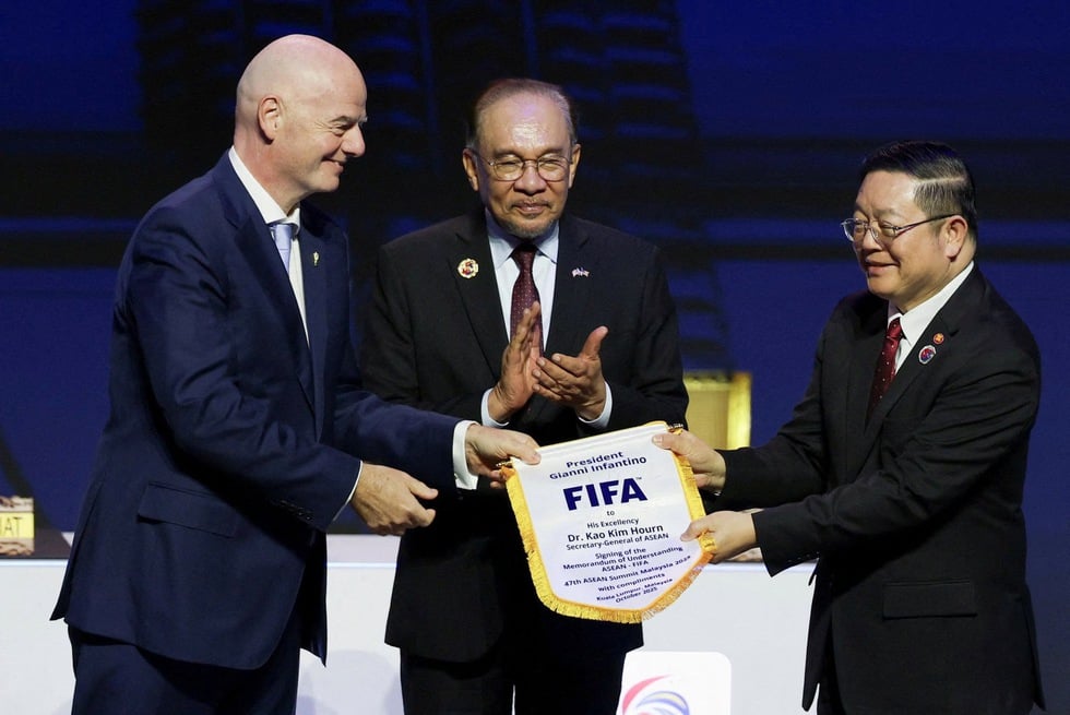 Güneydoğu Asya'da yepyeni bir turnuva var, FIFA Başkanı Malezya'ya geldiğinde ne dedi? - Fotoğraf 1. Đông Nam Á có giải đấu mới toanh, Chủ tịch FIFA tuyên bố gì khi đến Malaysia?- Ảnh 1.