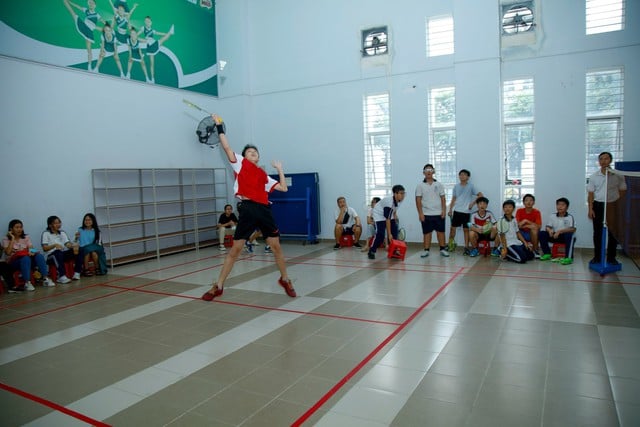A Tran Dai Nghia Tehetséggondozó Gimnázium diákjai robbantak a sportfesztiválon - 12. kép. Học sinh Trường THPT Chuyên Trần Đại Nghĩa bùng nổ với ngày hội thể thao - Ảnh 12.