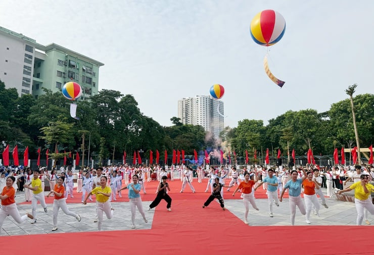 Yen So Ward: ເປີດກອງປະຊຸມໃຫຍ່ກິລາຄັ້ງທີ 1 ປີ 2025 - ຮູບທີ 2. Phường Yên Sở: Khai mạc Đại hội Thể dục thể thao lần thứ I năm 2025- Ảnh 2.