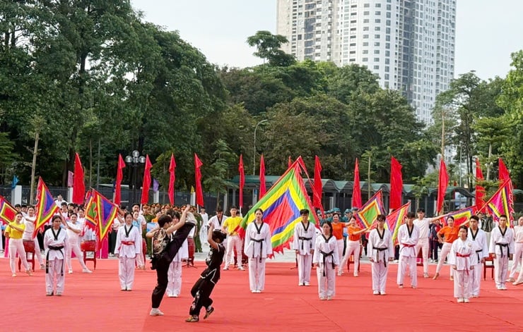 Yen So Ward: ເປີດກອງປະຊຸມໃຫຍ່ກິລາຄັ້ງທີ 1 ປີ 2025 - ຮູບທີ 3. Phường Yên Sở: Khai mạc Đại hội Thể dục thể thao lần thứ I năm 2025- Ảnh 3.
