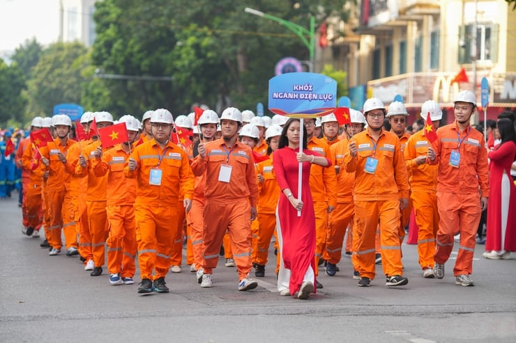 Hoàn Kiếm khai mạc Đại hội Thể dục Thể thao lần thứ I năm 2025- Ảnh 7. Hoàn Kiếm khai mạc Đại hội Thể dục Thể thao lần thứ I năm 2025- Ảnh 7.