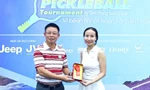 Турнир по пиклболу JEEP, организованный газетой Tien Phong, пропагандирует спортивное мастерство и благотворительность.