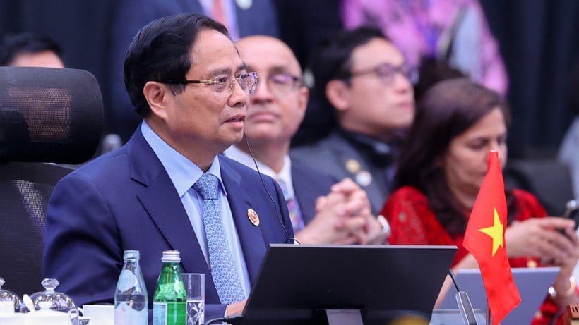 Perdana Menteri Pham Minh Chinh menyampaikan pidato pada sesi pleno KTT ASEAN ke-47. (Foto: Nhat Bac/VGP)