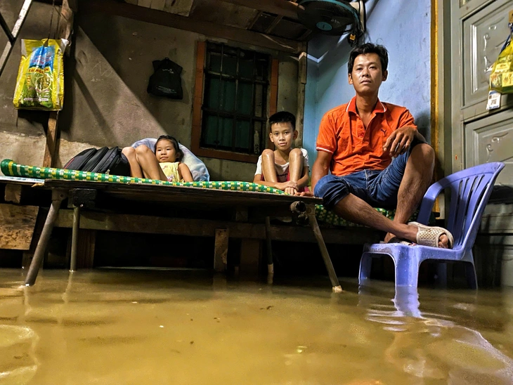 Huế cho học sinh toàn thành phố nghỉ học trong ngày 27-10 do mưa lớn - Ảnh 3.