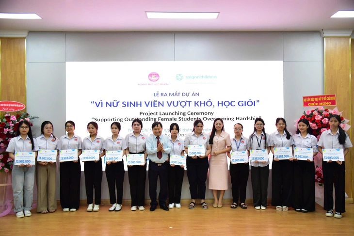 Ra mắt dự án Vì nữ sinh viên vượt khó học giỏi TP.HCM - Ảnh 3.