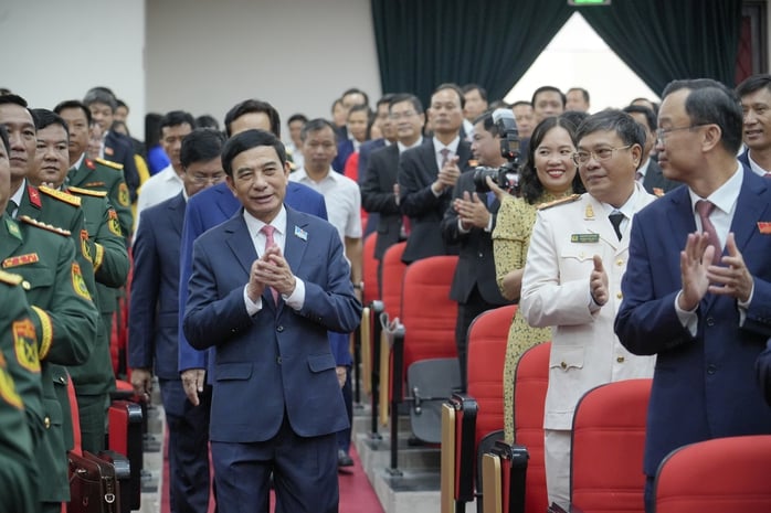 تم تعيين السيد نجوين تيان هاي أمينًا للجنة الحزب الإقليمية في آن جيانج - الصورة 1. Ông Nguyễn Tiến Hải được chỉ định làm Bí thư Tỉnh ủy An Giang- Ảnh 1.