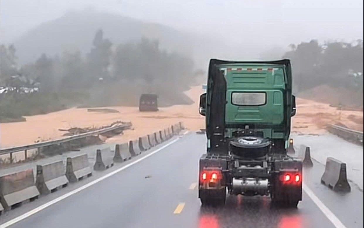a674.hue.jpg