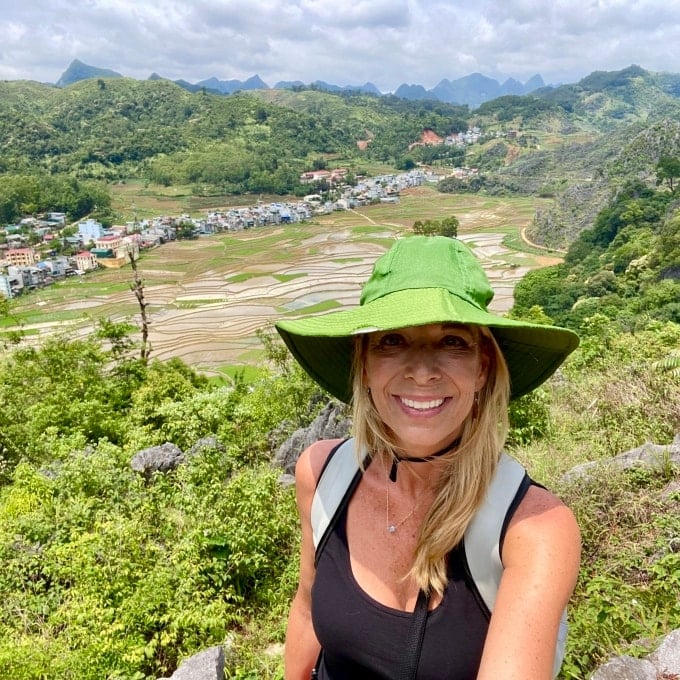 Susan på en resa till bergen i norra Vietnam.