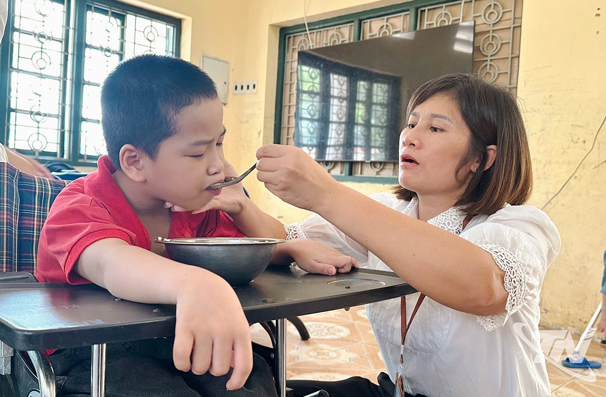 ปัจจุบันจังหวัดมีเด็กพิการเกือบ 4,000 คน โดยเด็กพิการได้รับการช่วยเหลือจากรัฐ 100%