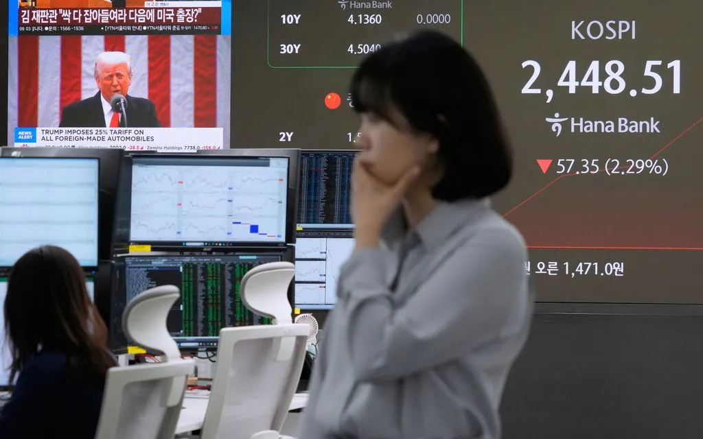 Negociação na bolsa de valores da Coreia do Sul atinge máxima de 4 anos Giao dịch trên sàn chứng khoán Hàn Quốc cao nhất 4 năm