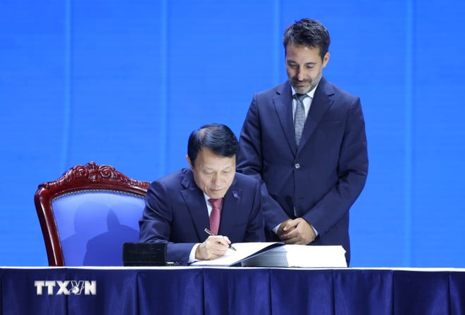 ttxvn-phien-mo-ky-cong-uoc-ha-noi4.jpg