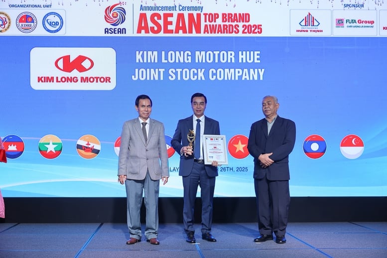 Kim Long Motor nhận giải thưởng
