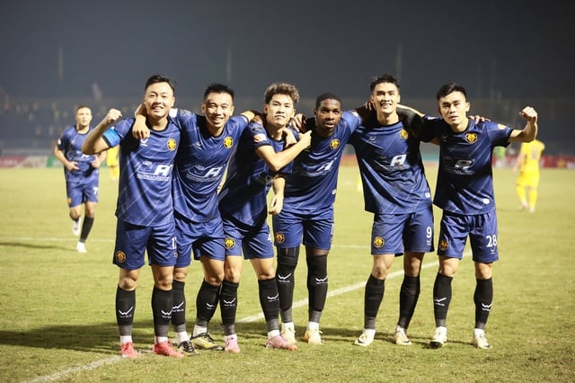 Carrera por el descenso de la V-League: HAGL y Thanh Hoa Club no se rinden, el ex rey está en peligro - Foto 2. Đua trụ hạng V-League: HAGL và CLB Thanh Hóa không từ bỏ, cựu vương lâm nguy- Ảnh 2.