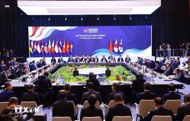 ttxvn-statsminister-pham-minh-chinh-deltar-på-det-fjerde-ASEAN-toppmøtet-i-Korea-26-juli-2707.jpg