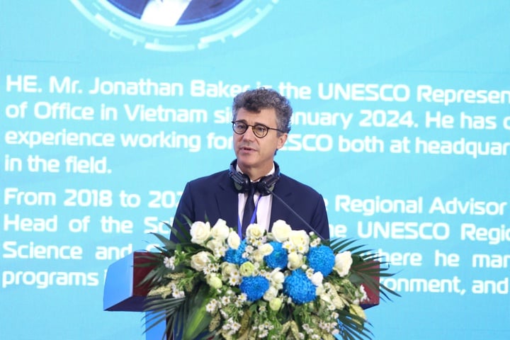 Vietnam är en ljuspunkt i internationellt samarbete kring styrning av artificiell intelligens - Foto 2. Việt Nam là điểm sáng hợp tác quốc tế về quản trị trí tuệ nhân tạo- Ảnh 2.