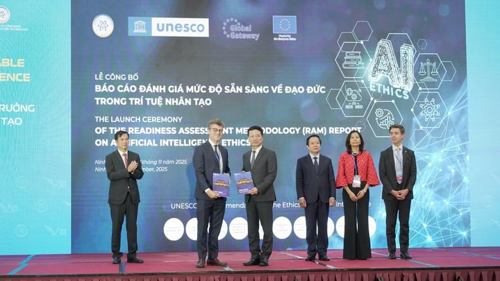 Vietnam är en ljuspunkt i internationellt samarbete kring styrning av artificiell intelligens - Foto 3. Việt Nam là điểm sáng hợp tác quốc tế về quản trị trí tuệ nhân tạo- Ảnh 3.