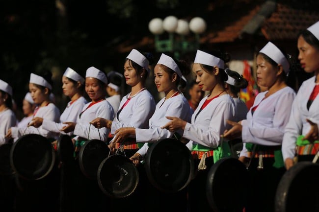 Många speciella aktiviteter vid den andra Muong etniska kulturfestivalen 2025 - Foto 1. Nhiều hoạt động đặc sắc tại Ngày hội Văn hóa dân tộc Mường lần thứ II, năm 2025 - Ảnh 1.